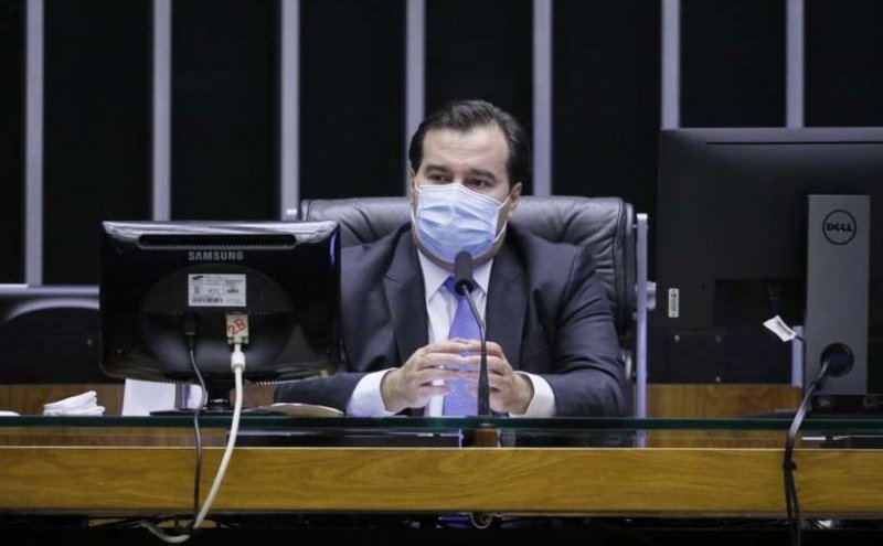 Após recuo do governo, Câmara deve votar Fundeb nesta terça-feira