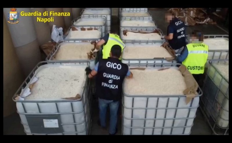 Apreensão recorde na Itália de 14 toneladas de anfetaminas fabricadas pelo EI na Síria