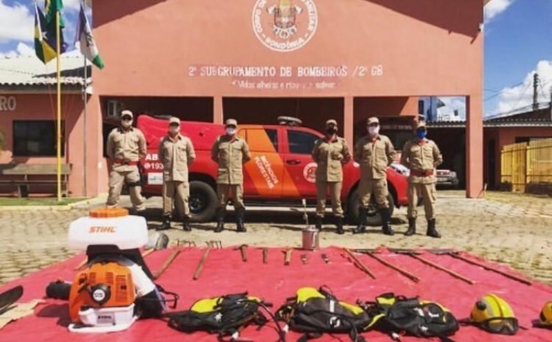 2 de julho dia do Bombeiro Militar. Nossa homenagem a esses Heróis .