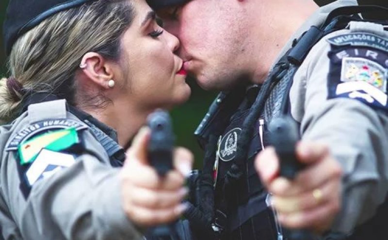 Casal de sargentos faz sucesso no Acre e fora do país com vídeos na internet