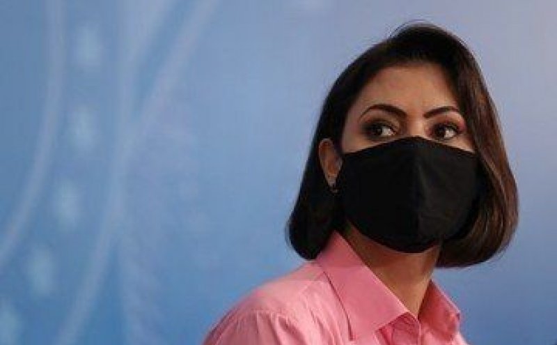 Michelle Bolsonaro está com Covid-19, diz Planalto