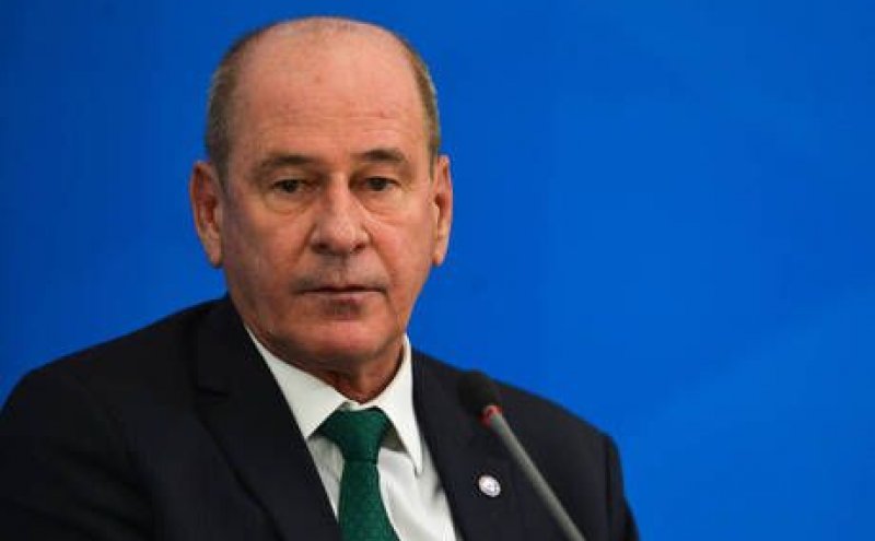 Ministério da Defesa aciona PGR contra ministro Gilmar Mendes