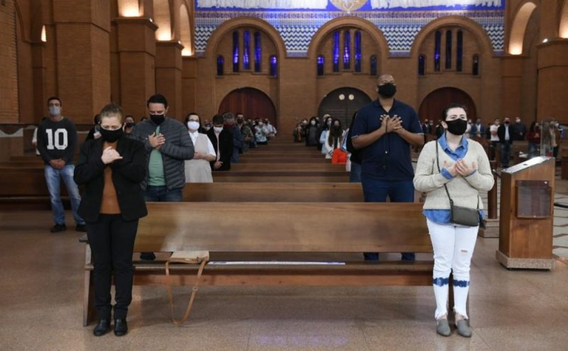 Santuário Nacional de Aparecida retoma missas com presença de fiéis após quatro meses