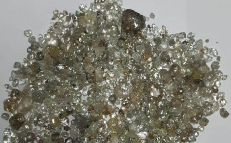 GRAVAÇÃO MOSTRA GARIMPEIROS NEGOCIANDO DIAMANTES DE RO PARA VENDER NA SUÍÇA POR US$ 5 MILHÕES