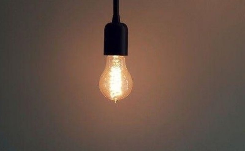 Aneel proíbe corte de energia de famílias de baixa renda até o fim do ano em todo o país