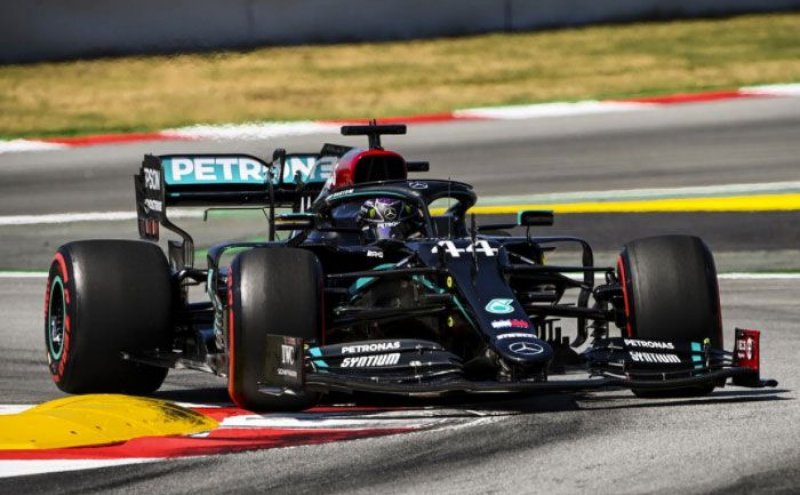 F1 – Hamilton crava mais uma pole em Barcelona