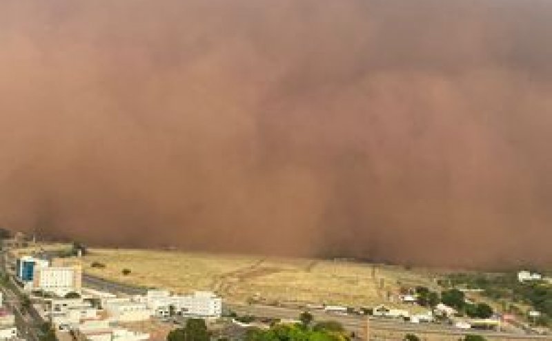 'Tempestade de areia': seca extrema explica fenômeno em SP