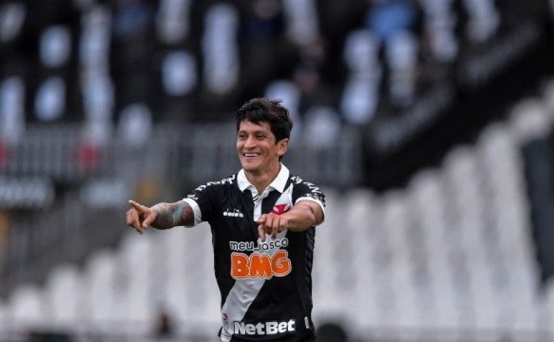 Com três gols de Cano, Vasco vence Macaé e começa com pé direito na Taça Rio