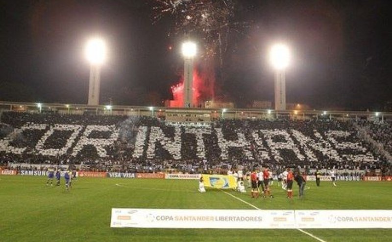 Torcedores do Corinthians querem volta de jogos no Pacaembu