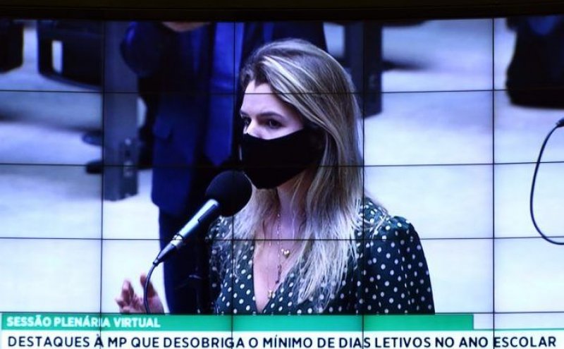 Câmara aprova MP que desobriga escolas de cumprir quantidade mínima de dias letivos  Fonte: Agência Câmara de Notícias